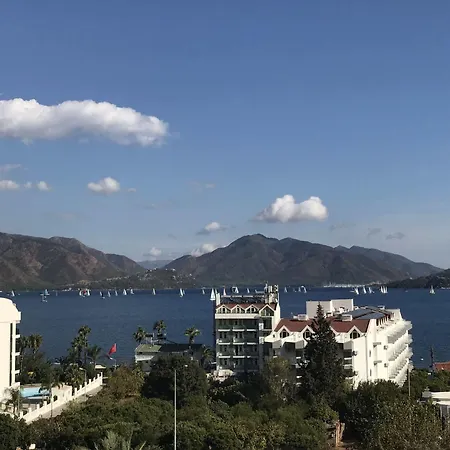 Pearl Of Μαρμαρίς